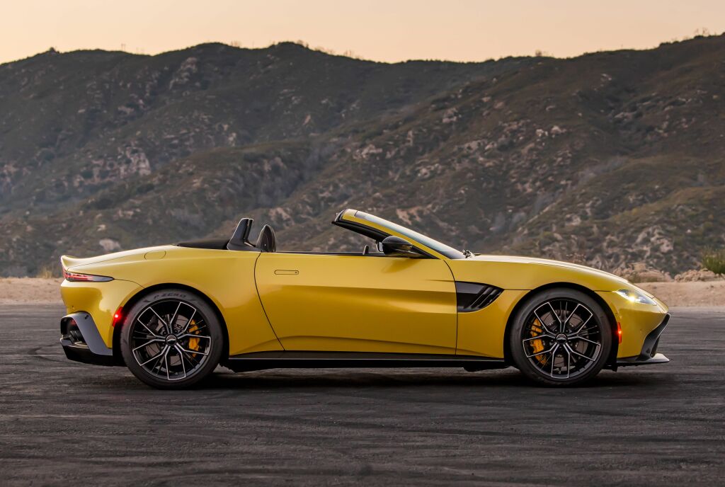 Aston Martin Vantage Roadster photo 25