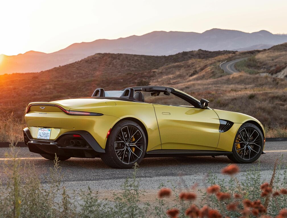 Aston Martin Vantage Roadster photo 34