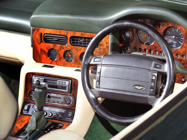 Aston Martin Virage Volante photo 42