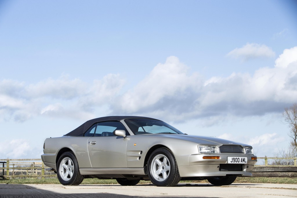 Aston Martin Virage Volante photo 3