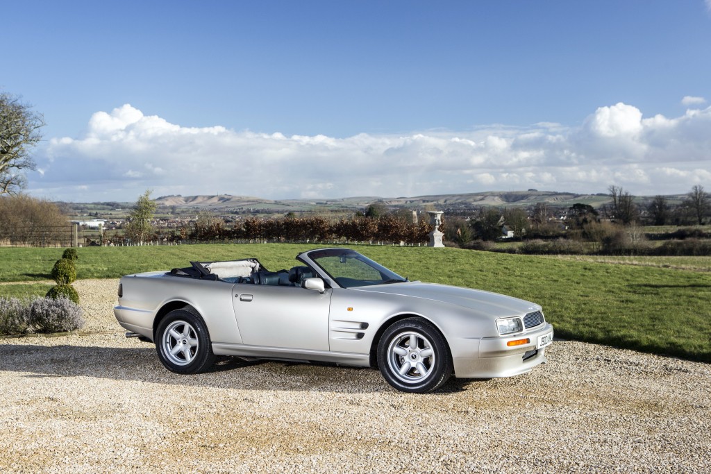 Aston Martin Virage Volante photo 6
