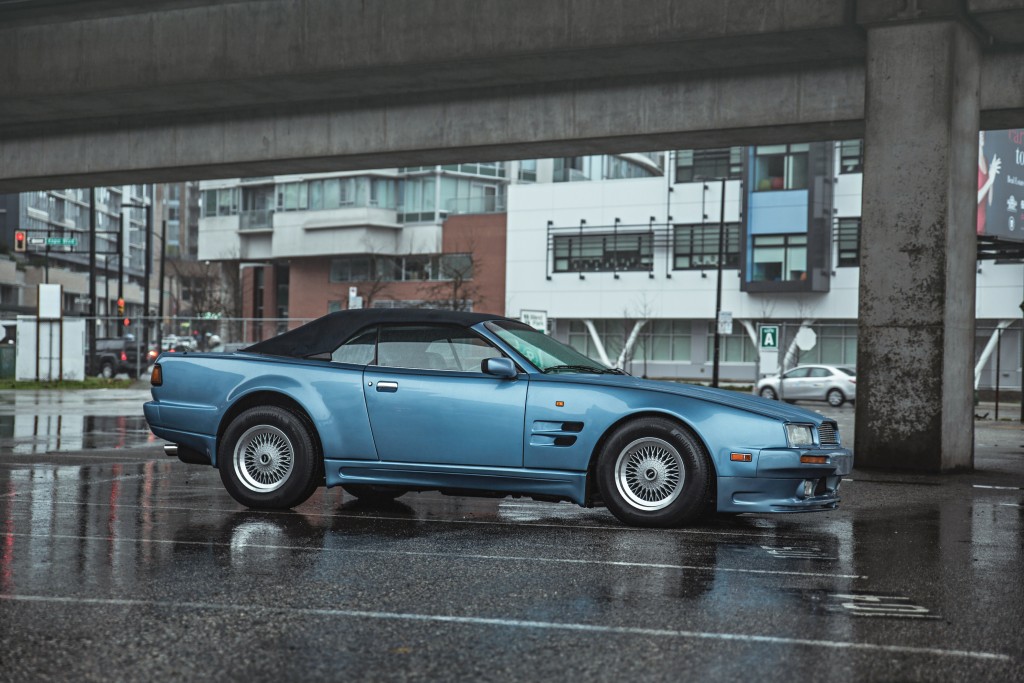 Aston Martin Virage Volante photo 8