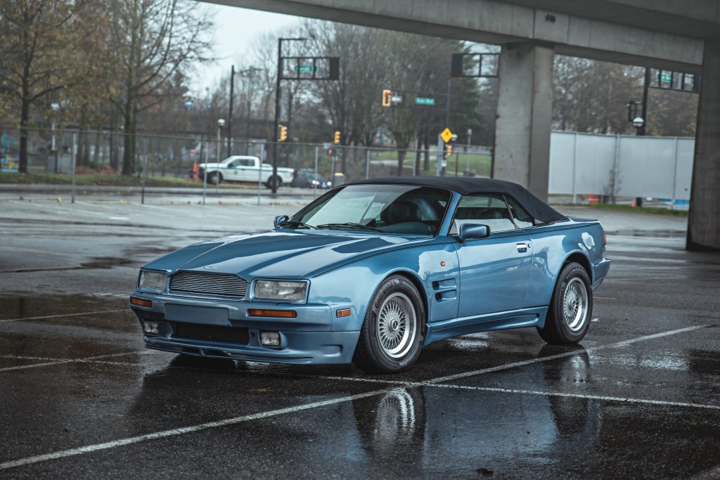 Aston Martin Virage Volante photo 9