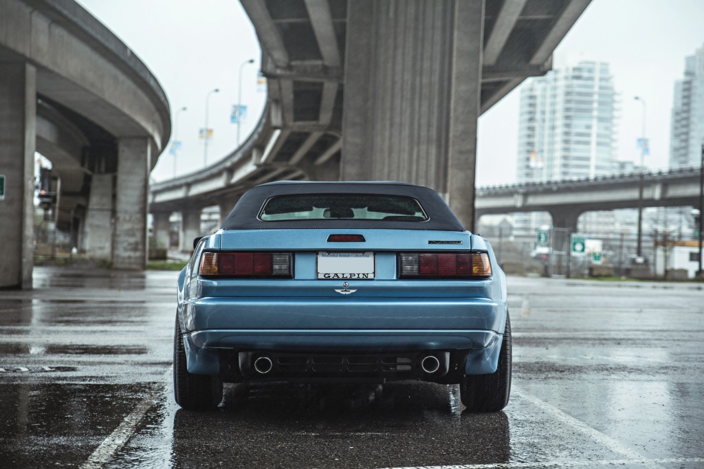 Aston Martin Virage Volante photo 10