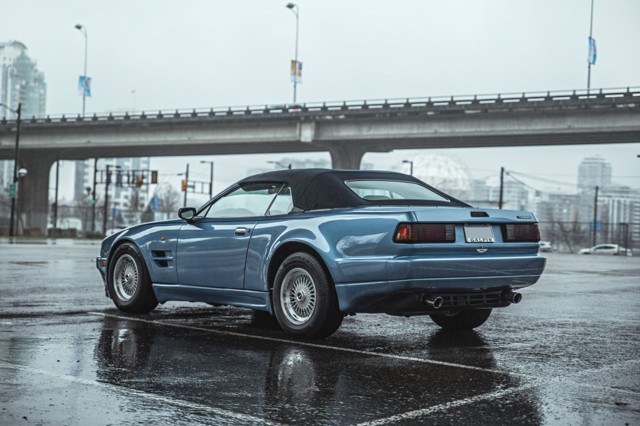 Aston Martin Virage Volante photo 11