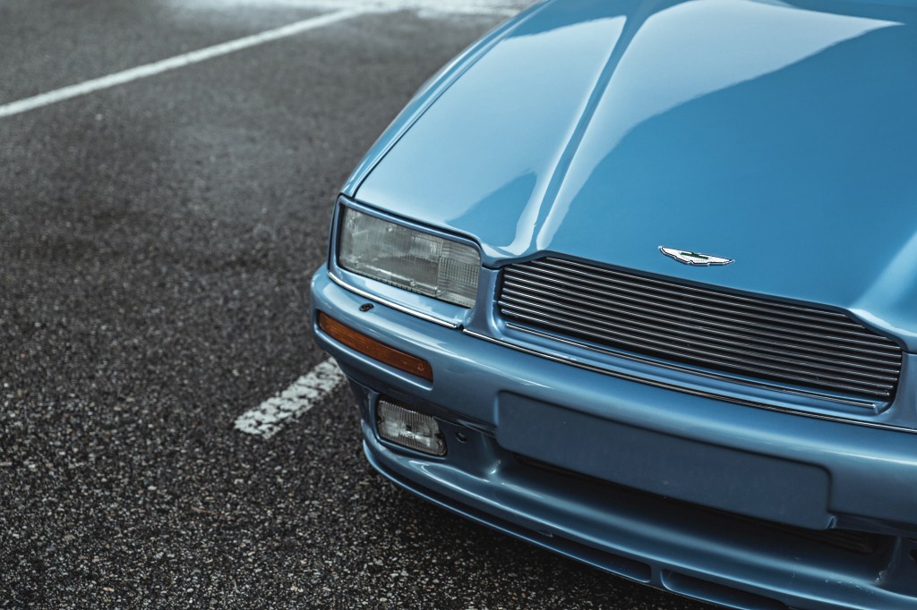 Aston Martin Virage Volante photo 12