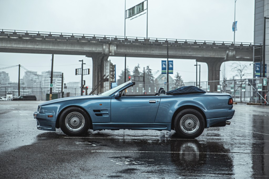 Aston Martin Virage Volante photo 13