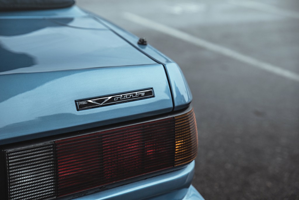 Aston Martin Virage Volante photo 15