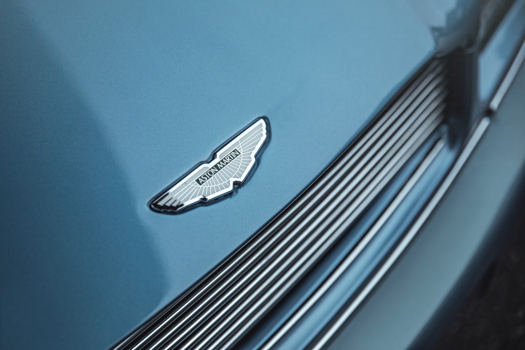 Aston Martin Virage Volante photo 16