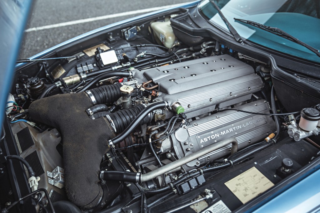 Aston Martin Virage Volante photo 33