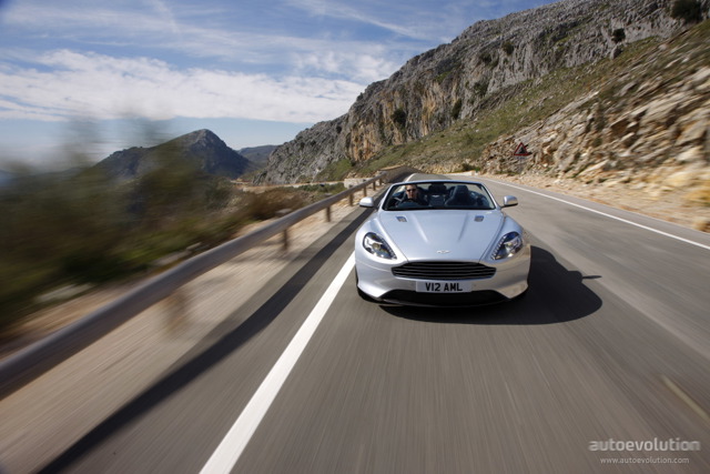 Aston Martin Virage Volante foto 8