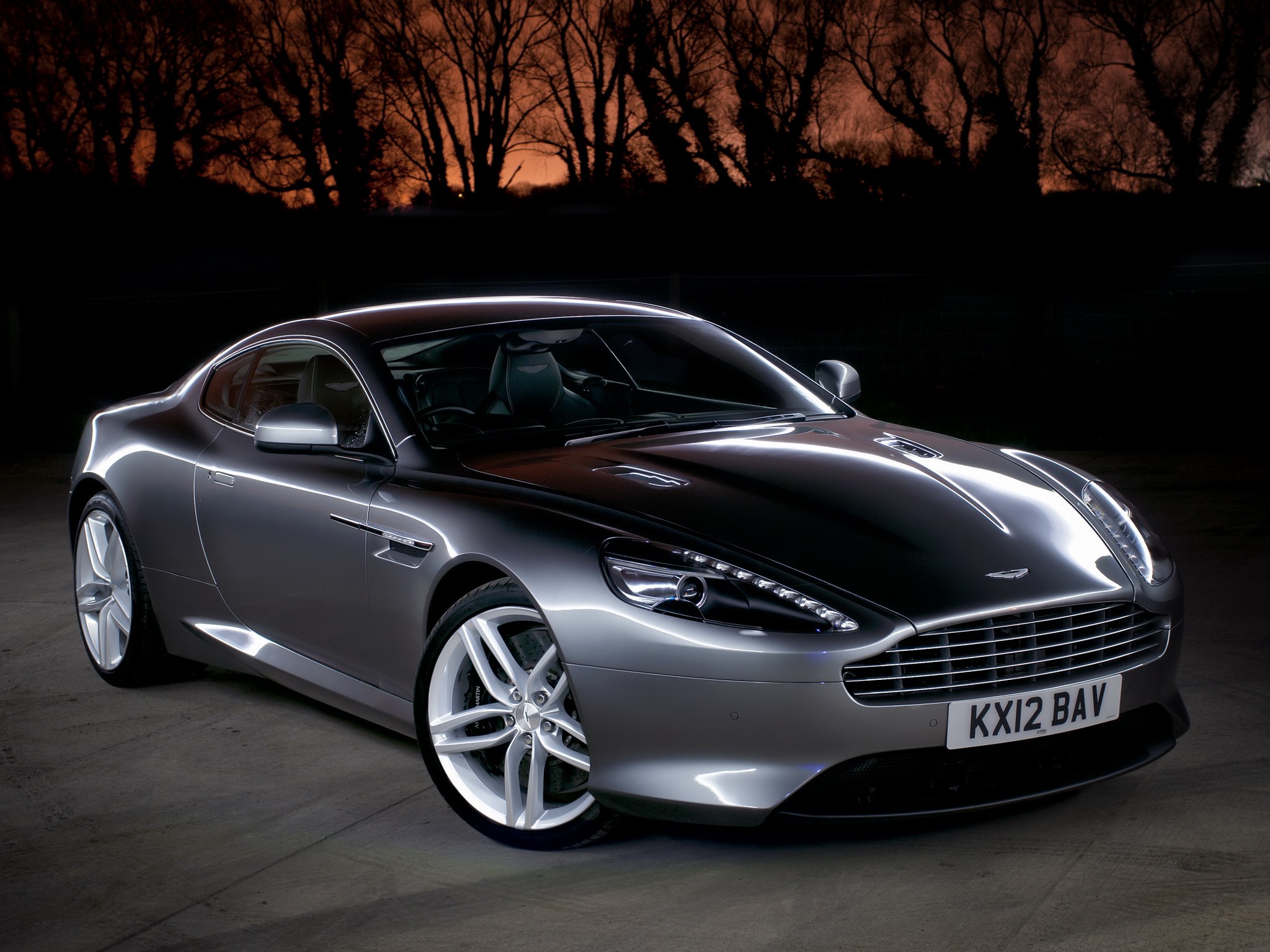 Aston Martin Virage photo 37