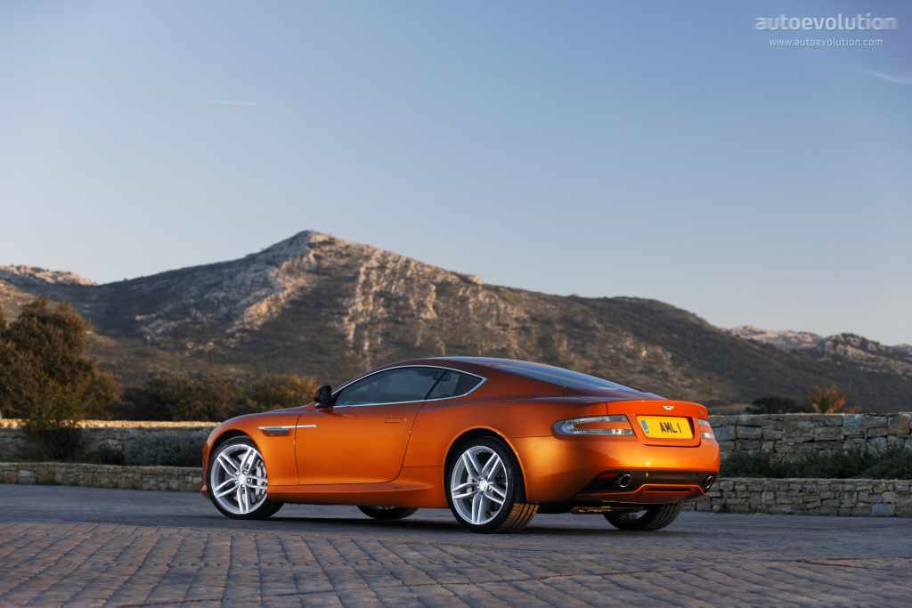 Aston Martin Virage photo 20