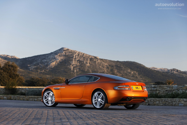 Aston Martin Virage photo 20