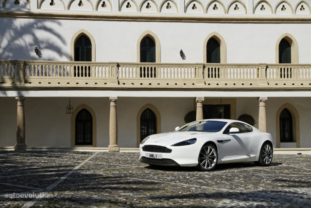 Aston Martin Virage photo 32
