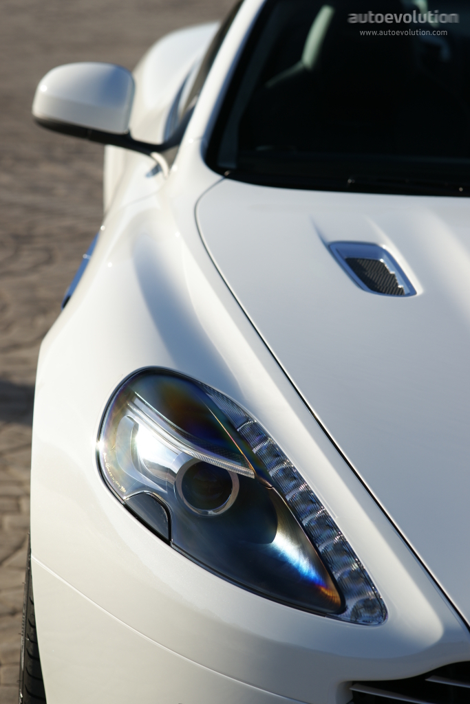 Aston Martin Virage photo 35