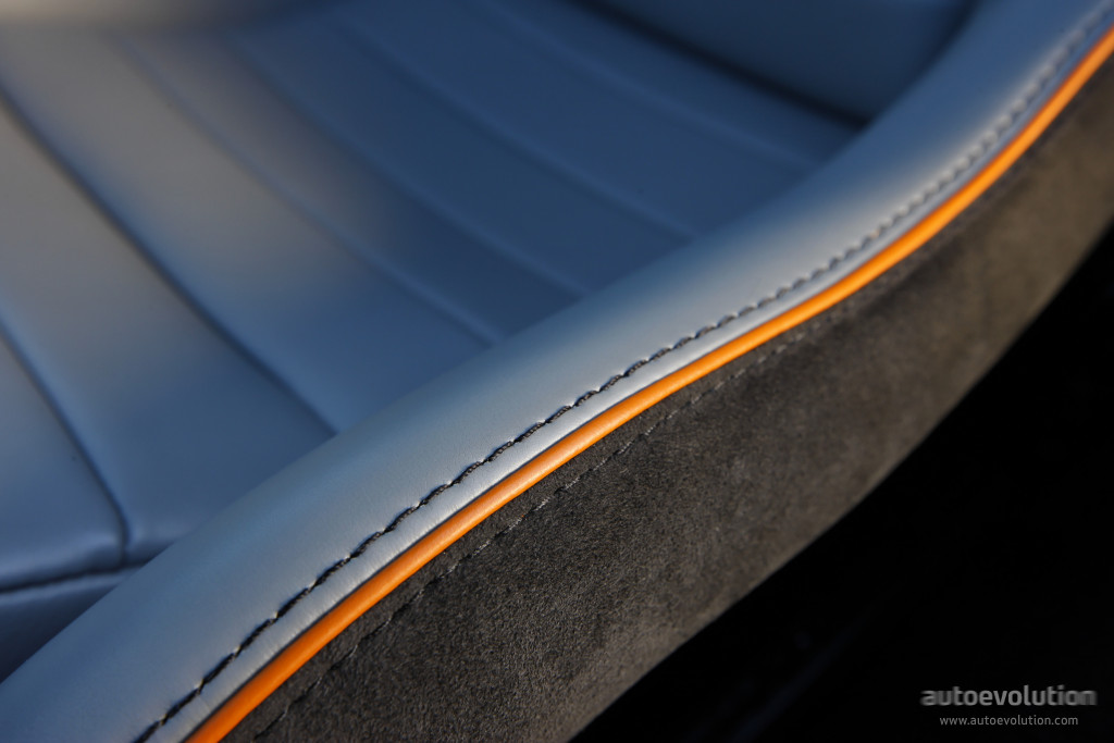 Aston Martin Virage photo 52