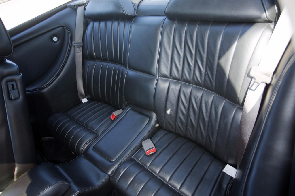 Aston Martin Virage photo 28