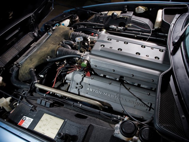 Aston Martin Virage photo 29