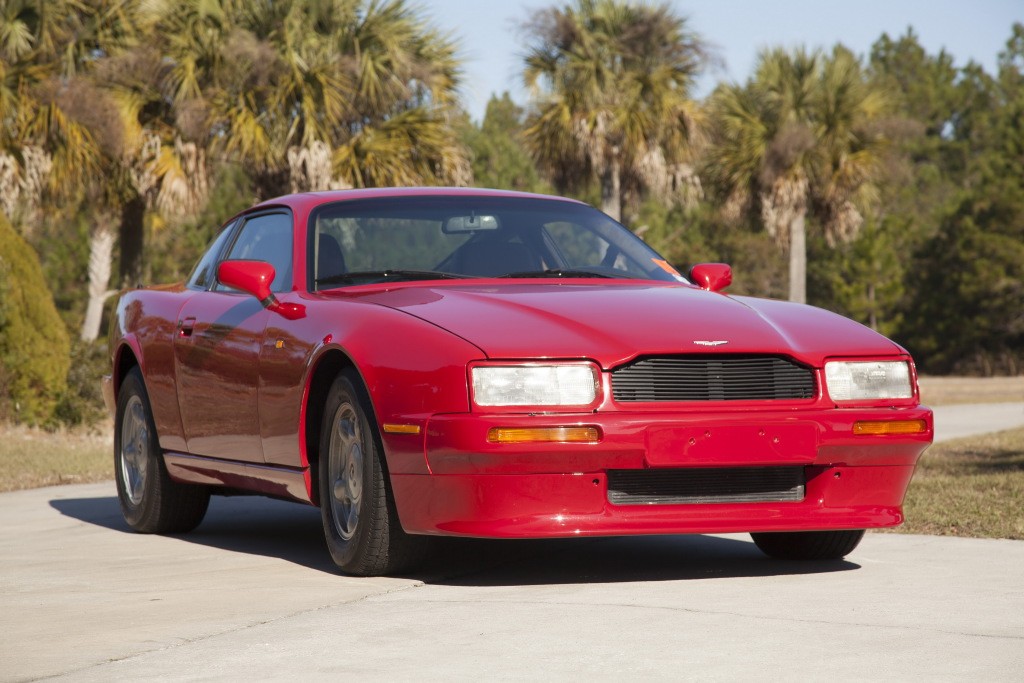 Aston Martin Virage photo 7