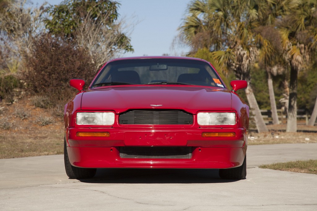 Aston Martin Virage photo 9