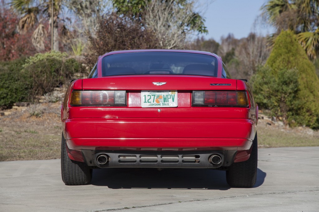 Aston Martin Virage photo 10