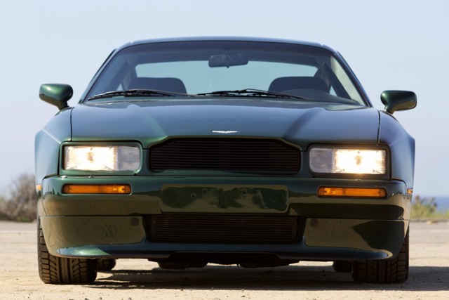 Aston Martin Virage photo 12