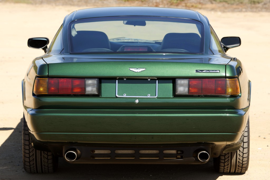 Aston Martin Virage photo 13