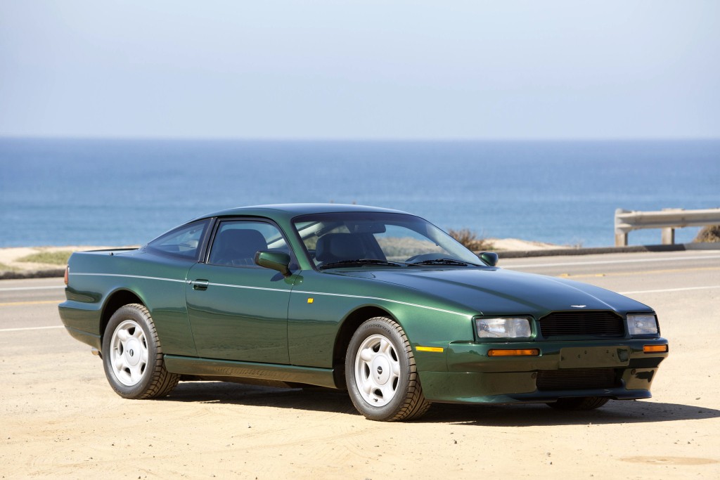 Aston Martin Virage photo 15