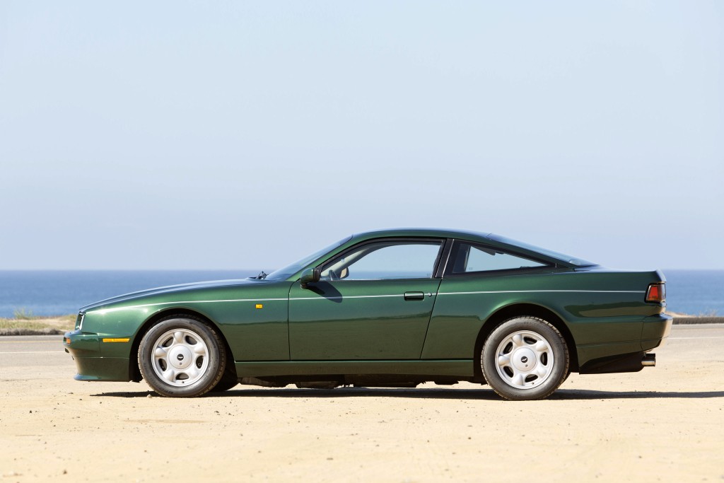 Aston Martin Virage photo 16