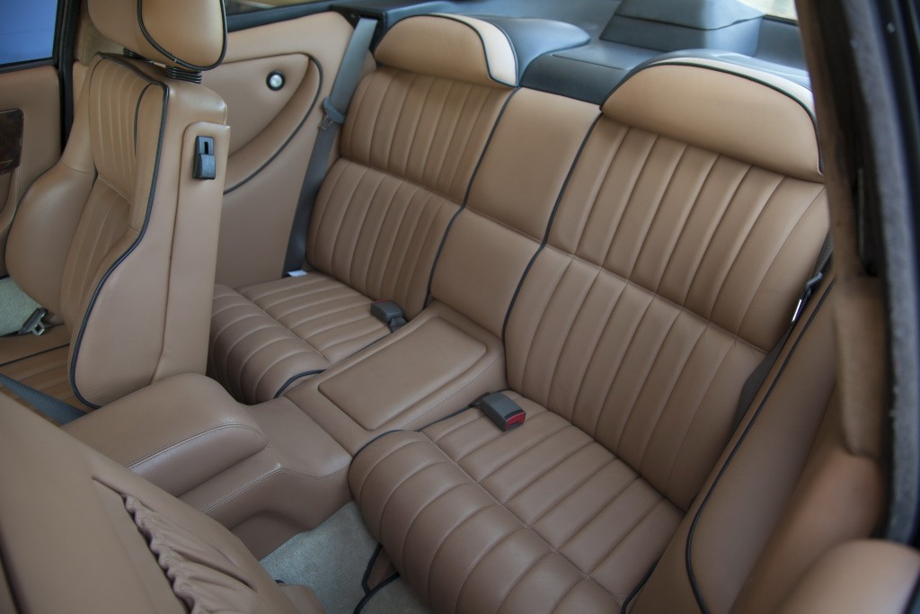 Aston Martin Virage photo 25