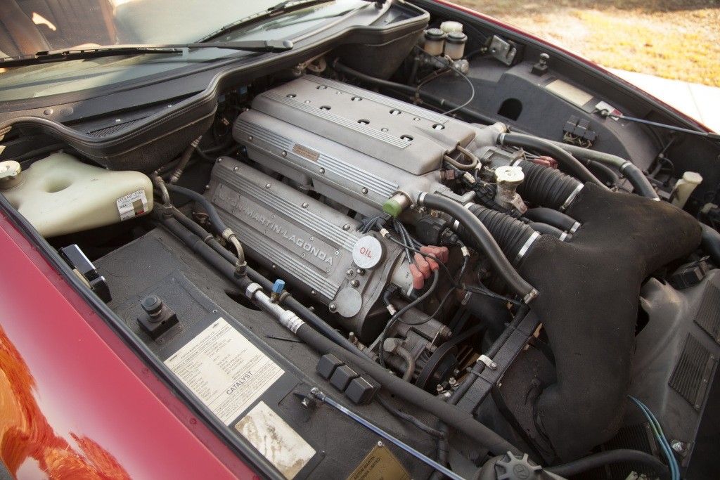 Aston Martin Virage photo 26