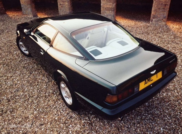 Aston Martin Virage photo 4