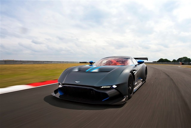 Aston Martin Vulcan foto 10