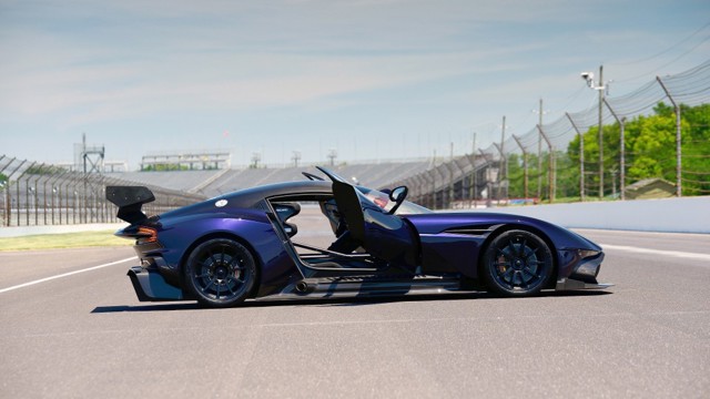 Aston Martin Vulcan foto 25