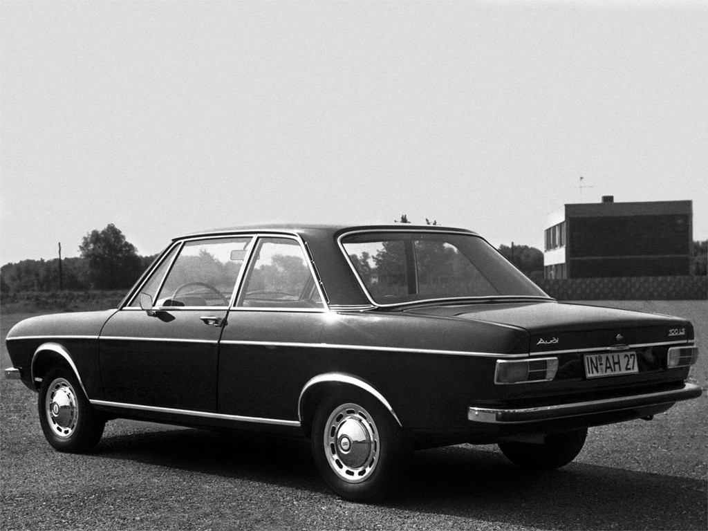 Audi 100 Coupe photo 3