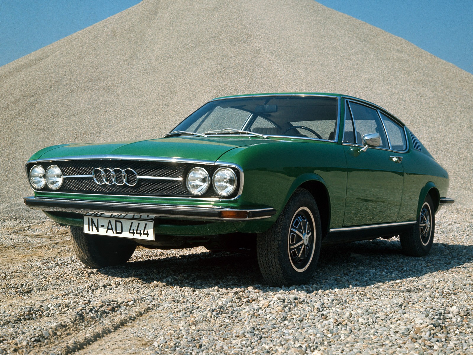 Audi 100 Coupe photo 8