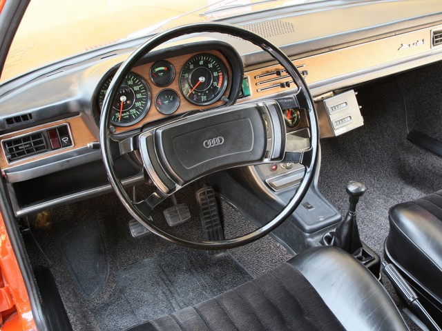 Audi 100 Coupe photo 18