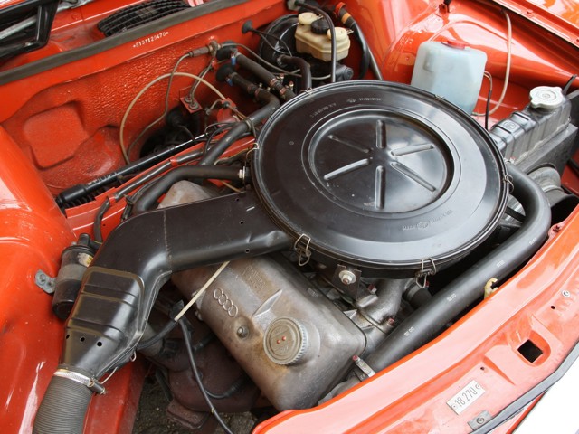 Audi 100 Coupe photo 19