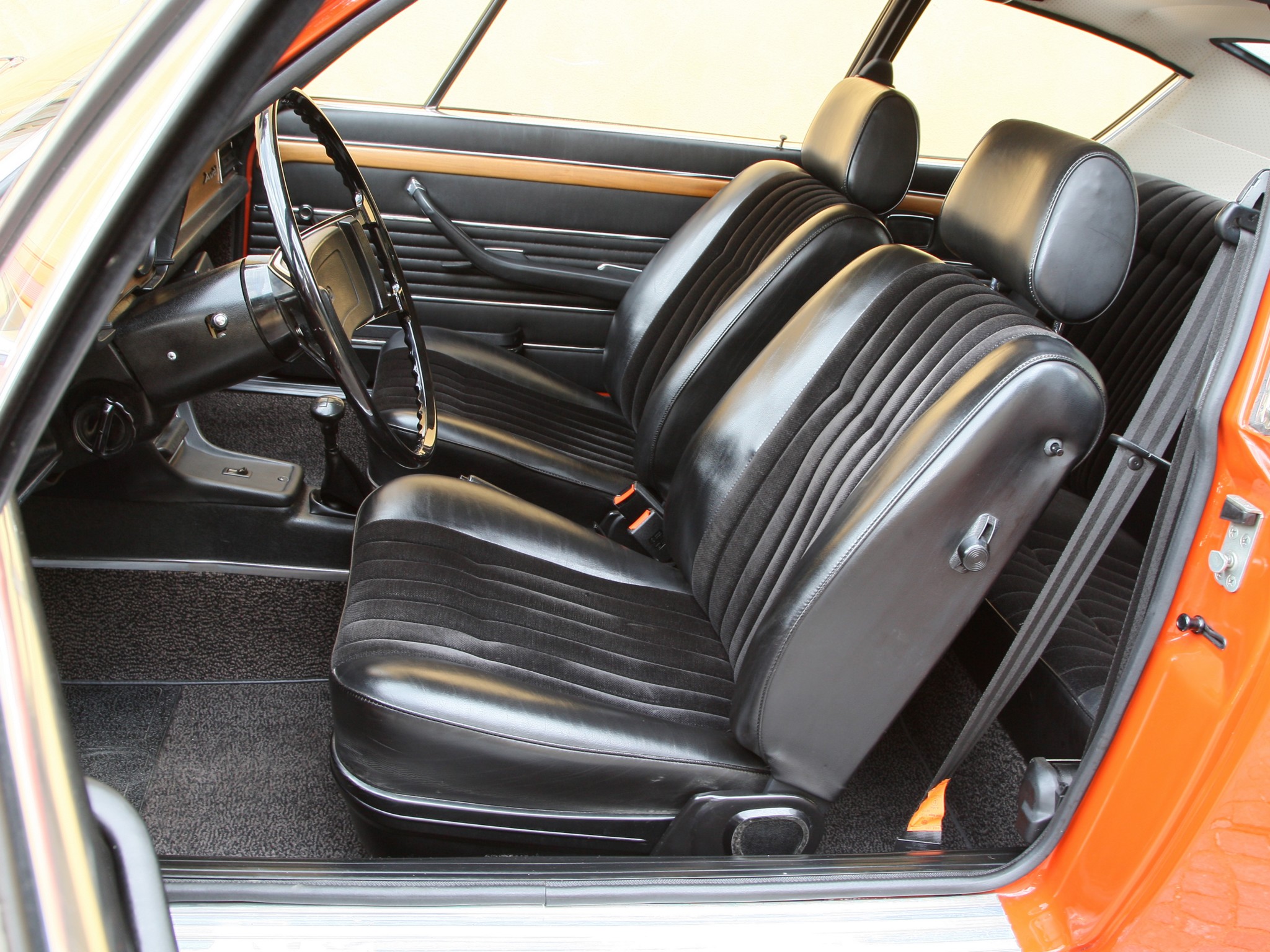 Audi 100 Coupe photo 20