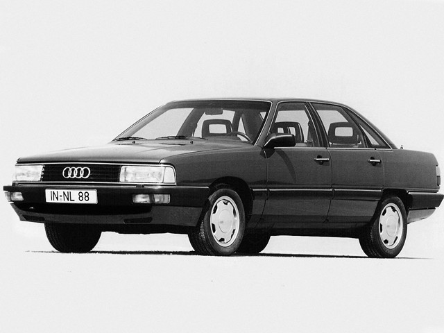 Audi 100/ 200 photo 10