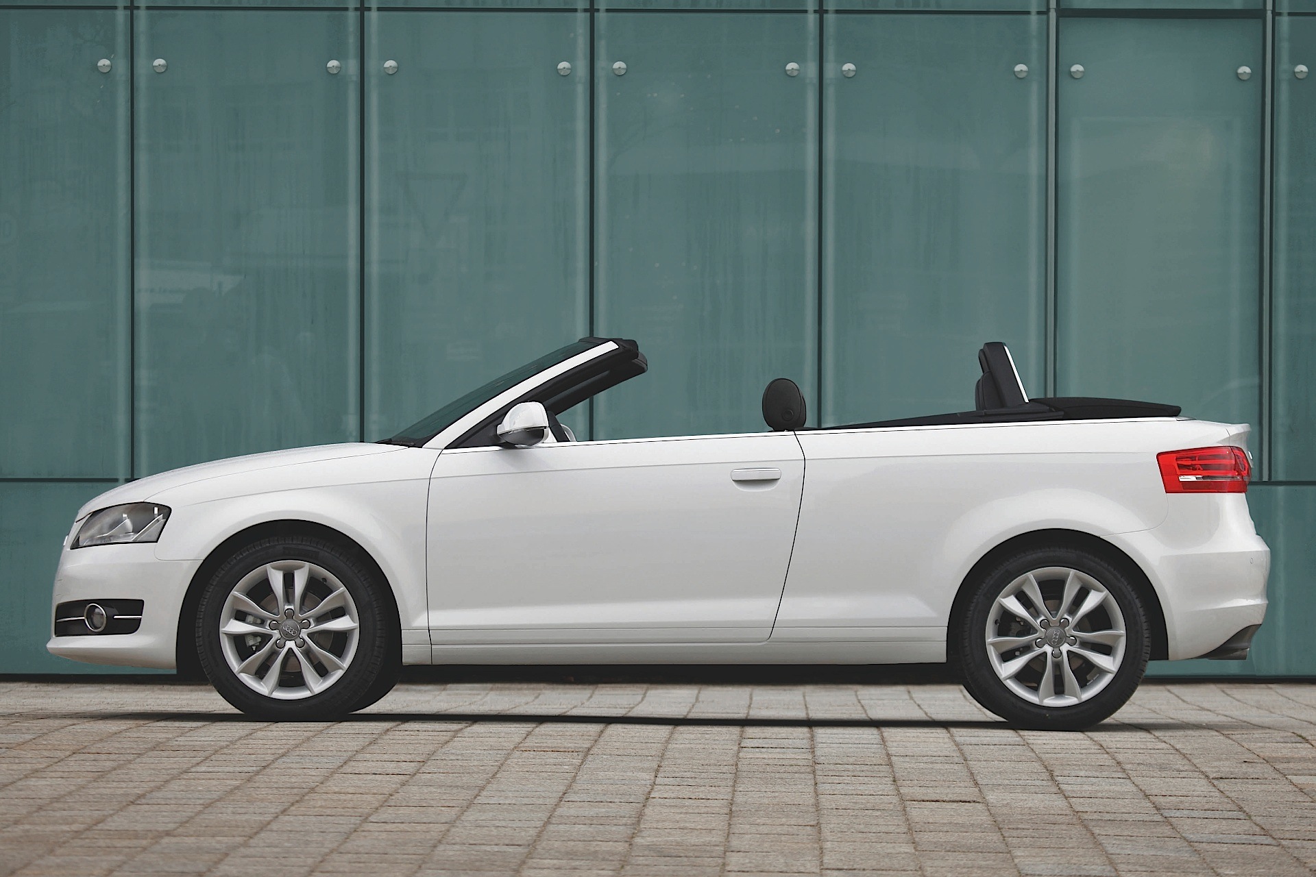 Audi A3 Cabriolet photo 2