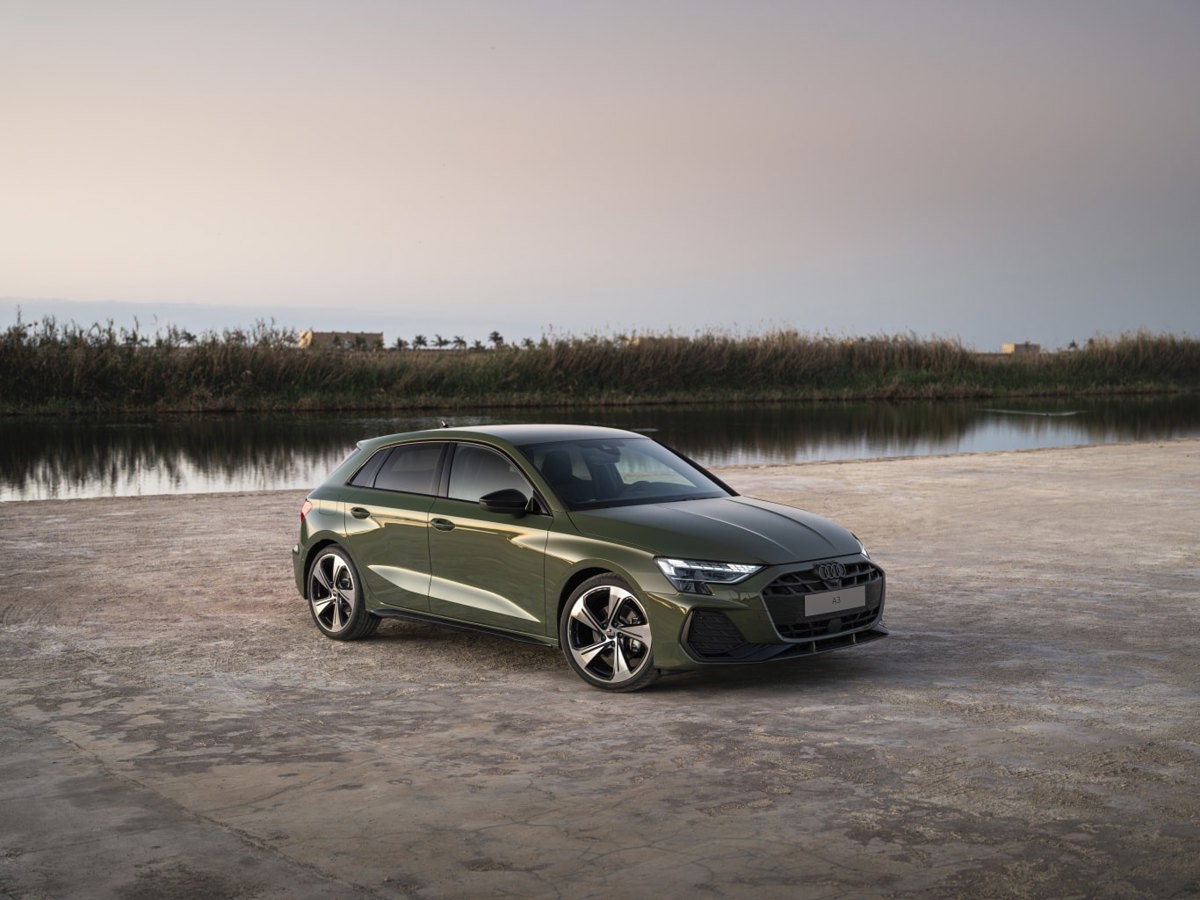 Audi AUDI A3 Sportback 35 TFSI 1.5L MHEV 7AT S-tronic FWD (150 HP)