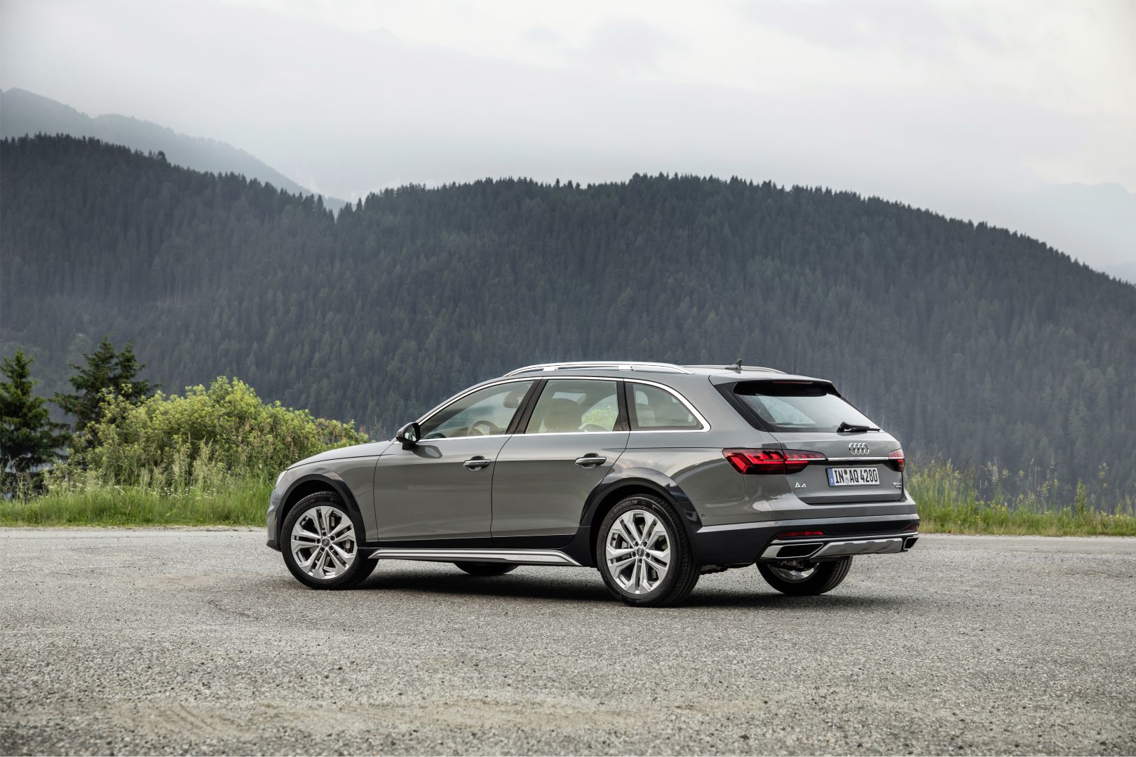 Audi A4 Allroad photo 6