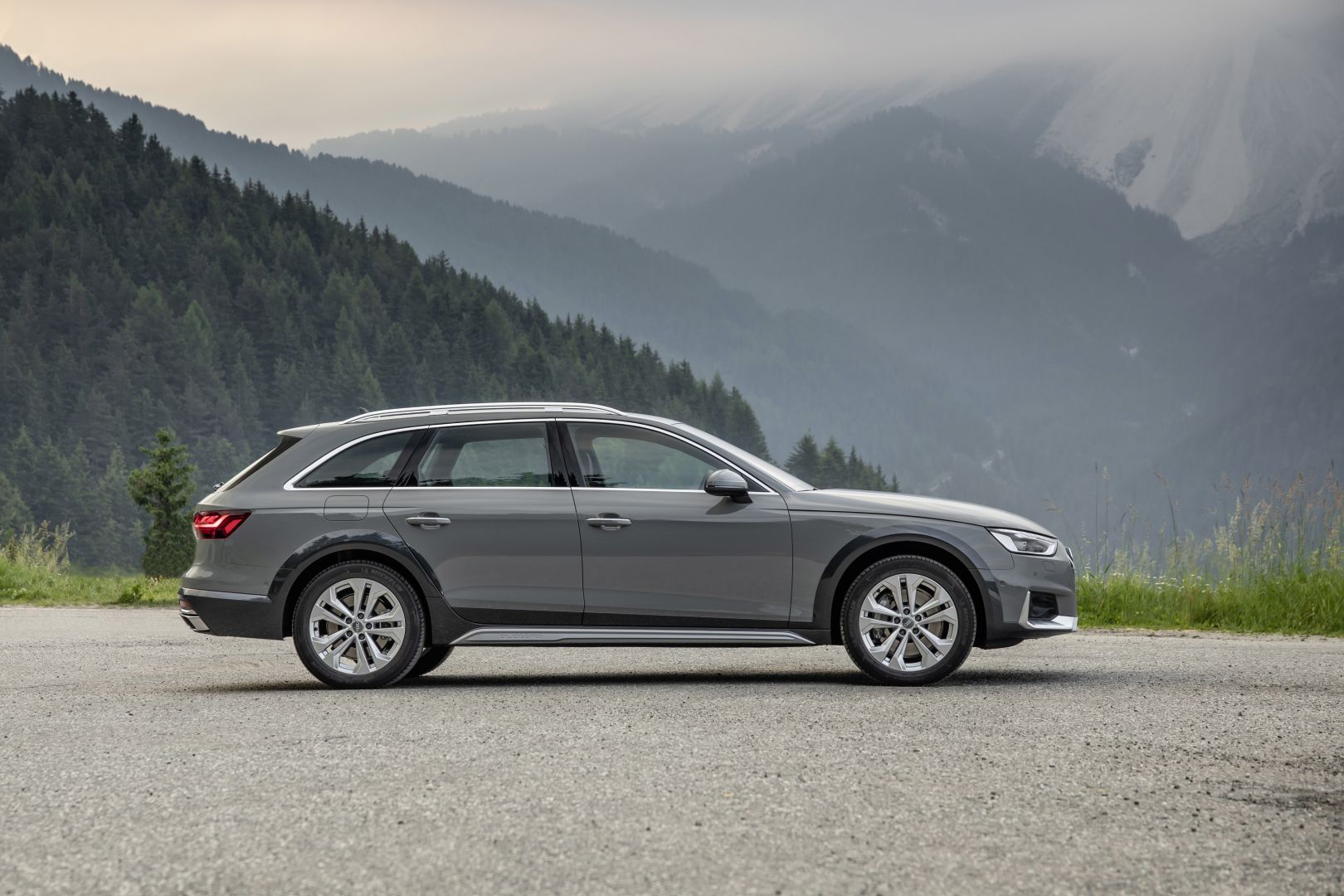 Audi A4 Allroad photo 8