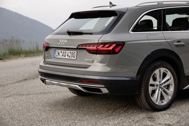 Audi A4 Allroad photo 15