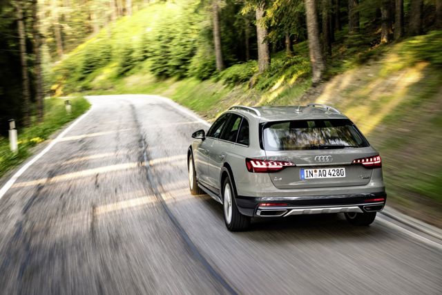 Audi A4 Allroad photo 23