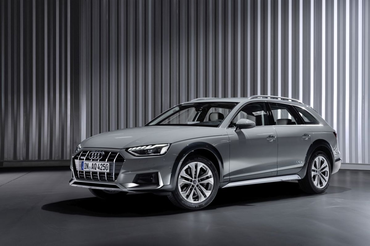 Audi AUDI A4 Allroad 2.0L TFSI Quattro 6MT AWD (211 HP)