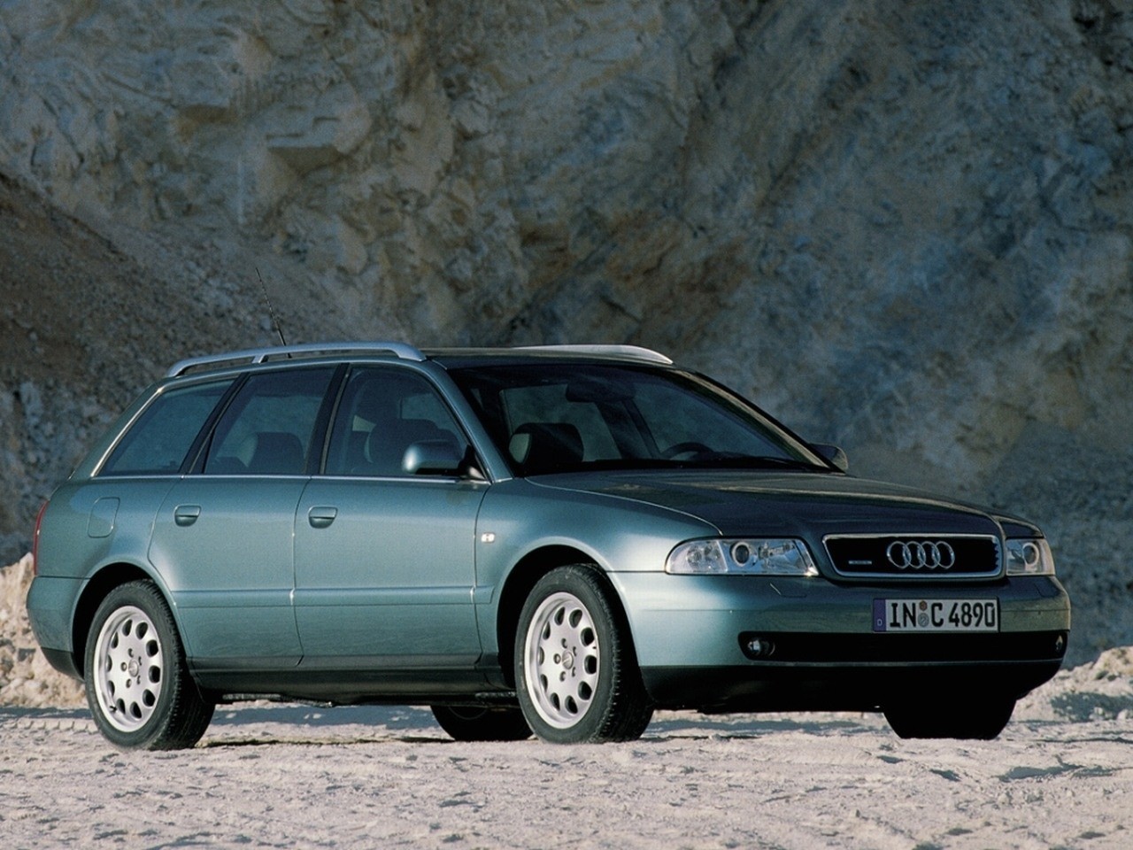 Audi A4 Avant photo 3