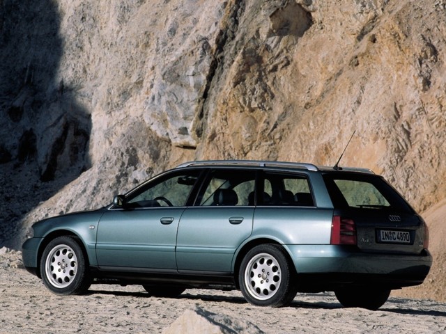 Audi A4 Avant photo 4